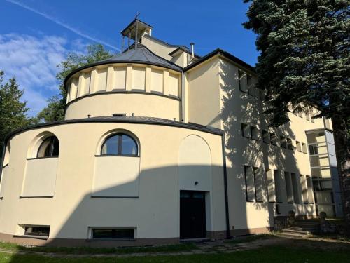 2025_05_Kaplica_Elewacja (17)